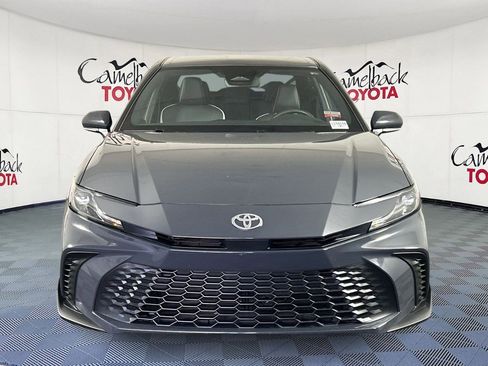 Used 2025 Toyota Camry SE w/ Convenience Package FWD image 2