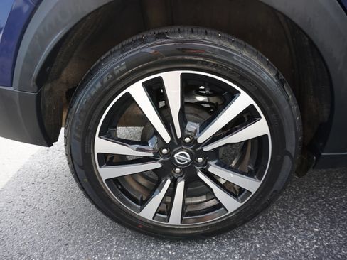 Used 2019 Nissan Kicks SV FWD image 27