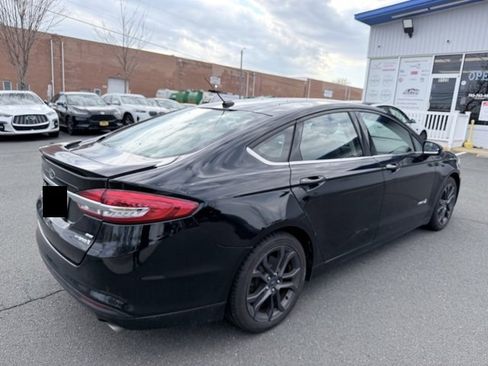 Used 2018 Ford Fusion SE w/ Equipment Group 601A image 8