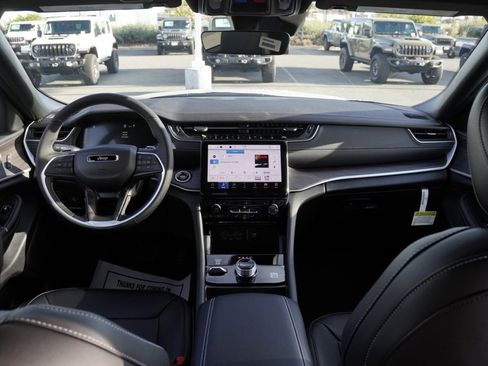 New 2025 Jeep Grand Cherokee L Limited w/ Black Appearance Package image 29