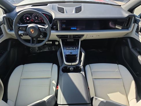 New 2026 Porsche Cayenne S image 20