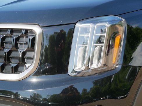 Used 2023 Kia Telluride EX X-Line AWD/4WD image 16