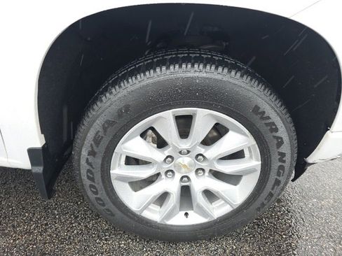 Used 2023 Chevrolet Silverado 1500 Custom image 9