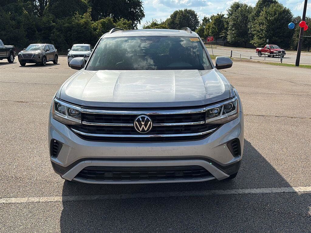Used 2022 Volkswagen Atlas SE w/ Panoramic Sunroof Package FWD image 2