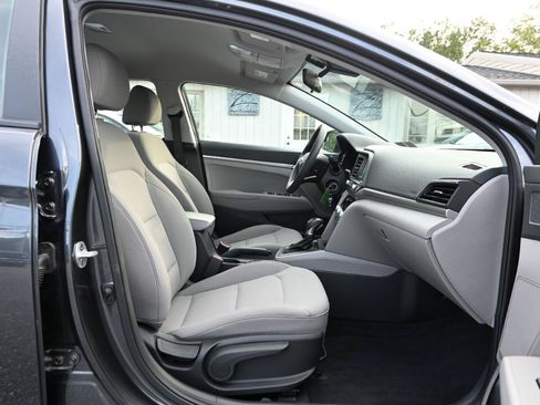 Used 2020 Hyundai Elantra SE FWD image 31