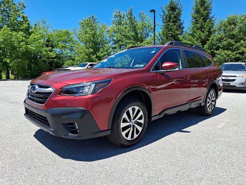 Used 2020 Subaru Outback Premium w/ Popular Package #1 AWD/4WD image 3