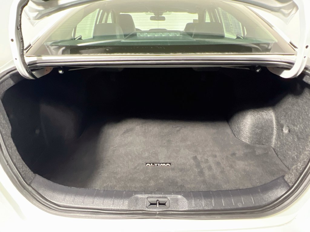 Used 2024 Nissan Altima 2.5 SR FWD image 32
