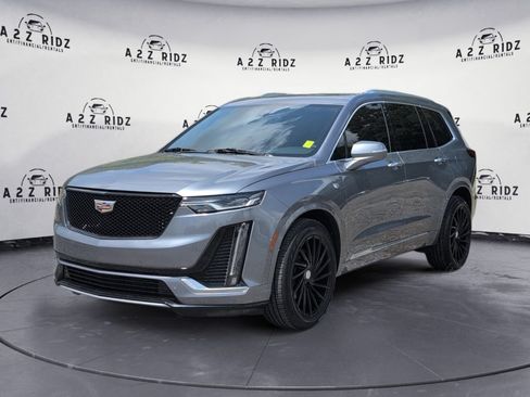 Used 2022 Cadillac XT6 Luxury FWD image 3