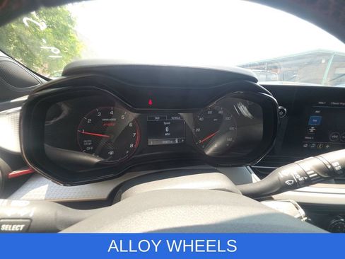Used 2024 Chevrolet Trax RS w/ Sunroof Package FWD image 3