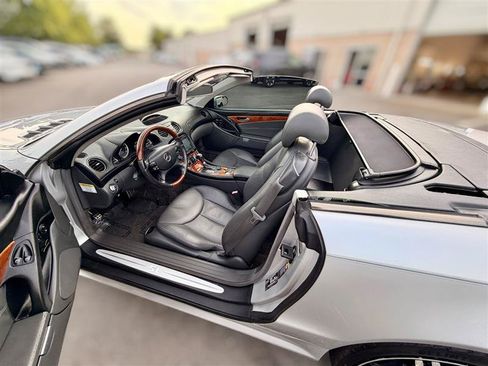 Used 2005 Mercedes-Benz SL 500 w/ AMG Sport Pkg image 14