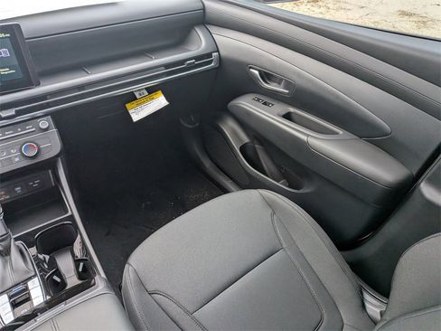 New 2026 Hyundai Tucson SE image 17