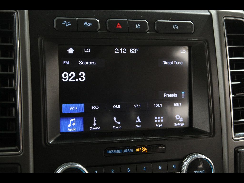 Used 2019 Ford Expedition XLT w/ Equipment Group 202A AWD/4WD image 11