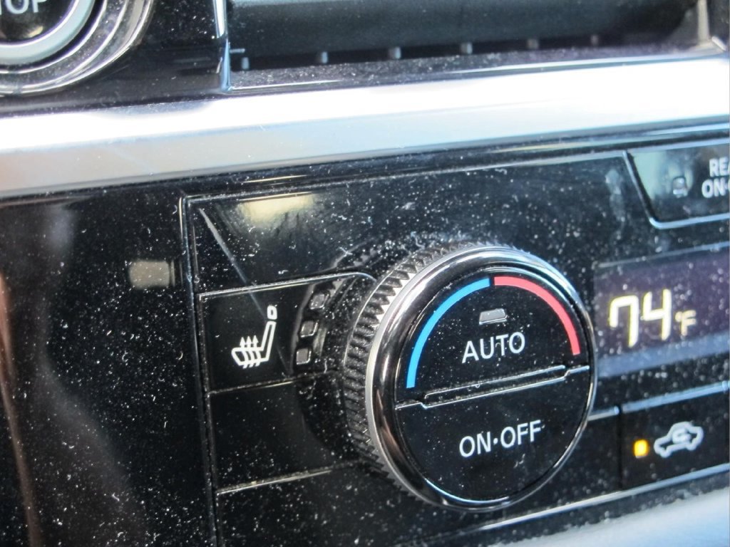 Used 2024 Nissan Pathfinder SV FWD image 12