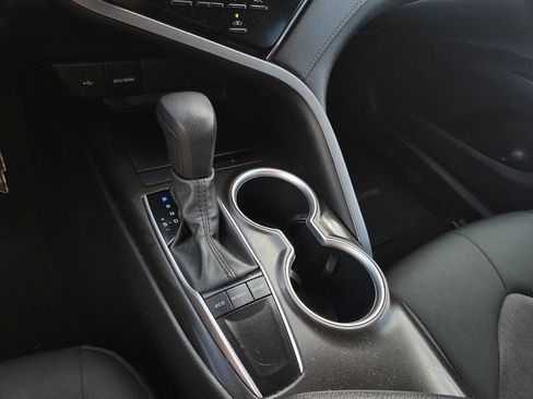 Used 2022 Toyota Camry LE w/ Carpet Mat Package (TMS) FWD image 9