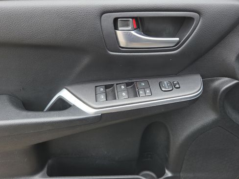 Used 2015 Toyota Camry XLE image 20