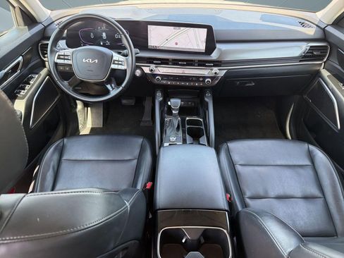 Used 2025 Kia Telluride S image 17
