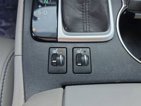 Used 2017 Toyota Highlander XLE image 27