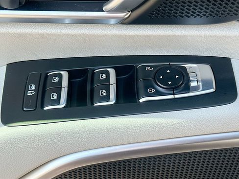 Certified 2025 Kia Telluride S FWD image 18
