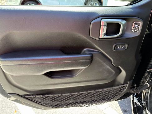 Used 2023 Jeep Wrangler Sport S image 7