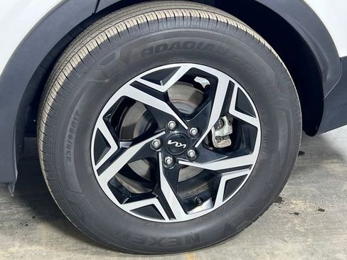 Used 2024 Kia Sportage LX image 24