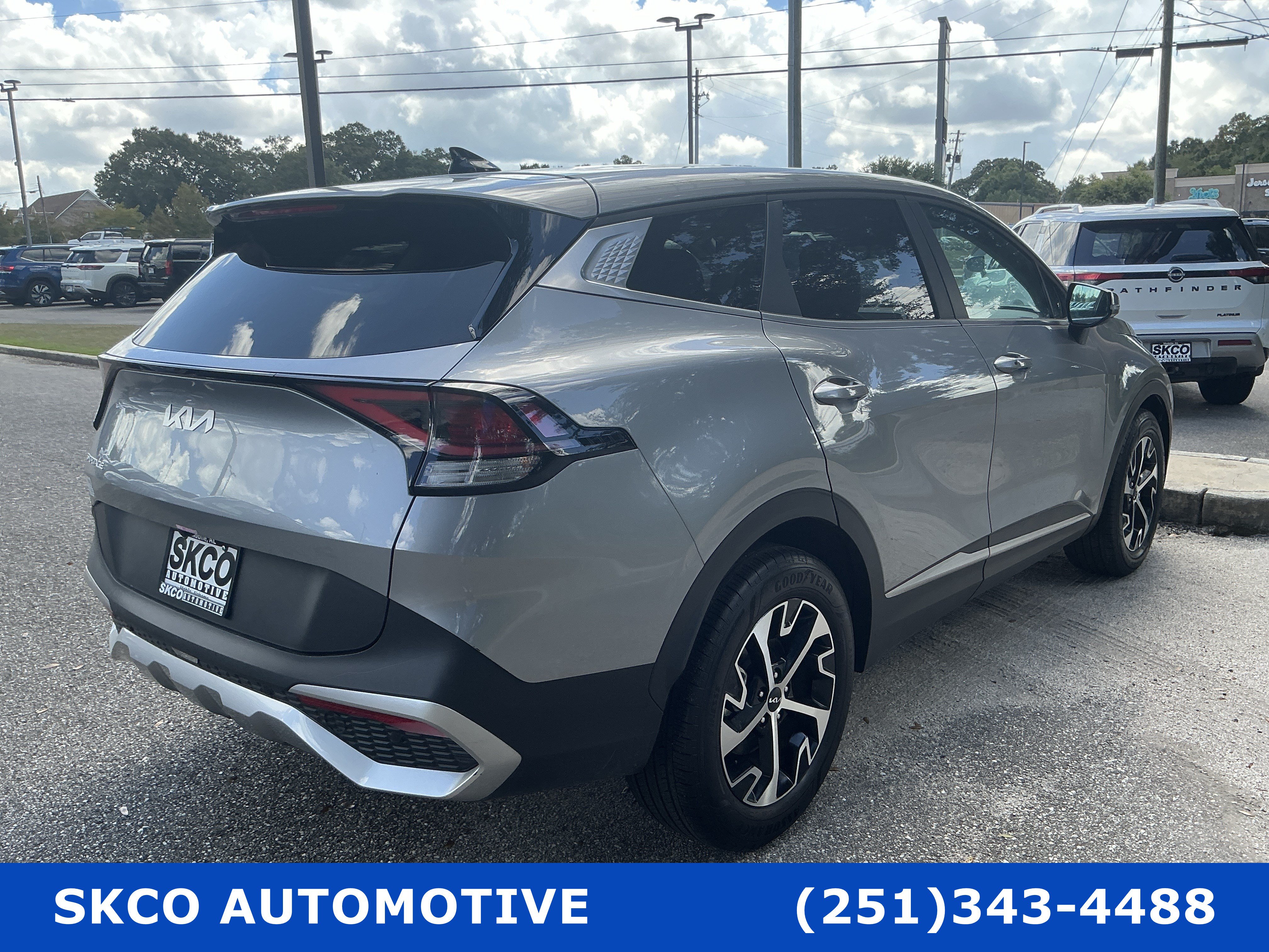 Used 2024 Kia Sportage EX FWD image 5