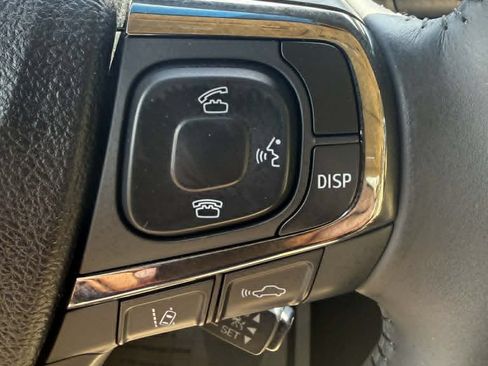 Used 2016 Toyota Avalon Limited w/ Toyota Safety Sense Package FWD image 32