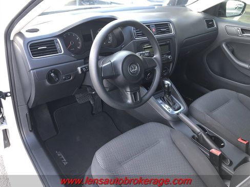 Used 2013 Volkswagen Jetta S image 9