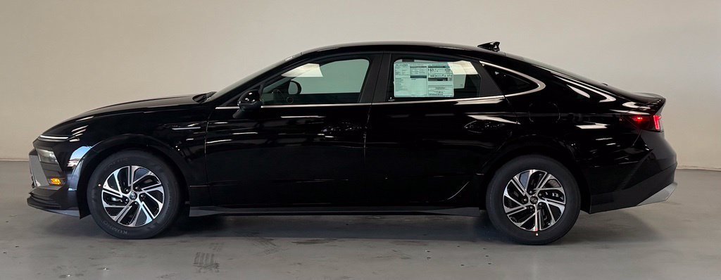 New 2027 Hyundai Sonata Blue FWD image 2