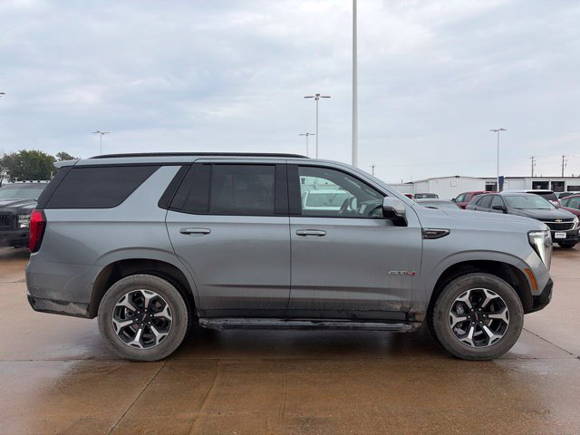 Used 2025 GMC Yukon AT4 AWD/4WD image 2
