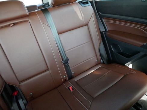 Used 2023 Volkswagen Atlas SE w/ Panoramic Sunroof Package image 14