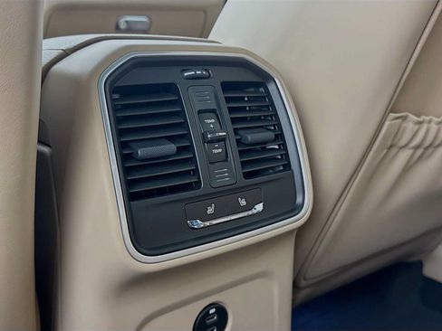 Certified 2026 Porsche Macan AWD/4WD image 26
