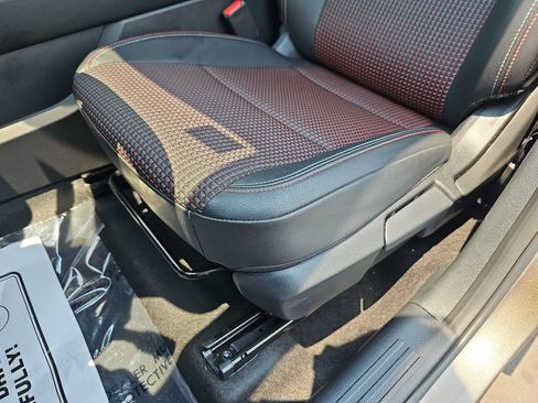 Used 2026 Nissan Kicks SR FWD image 27