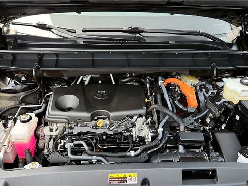 Certified 2021 Toyota Highlander XLE image 19