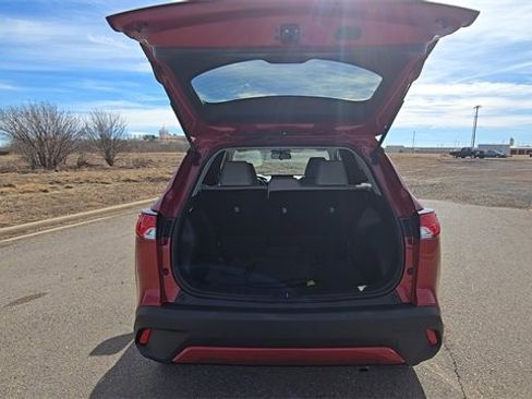 Used 2023 Toyota Corolla Cross LE image 26