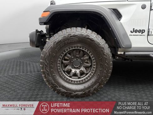 Used 2024 Jeep Gladiator Sport image 23