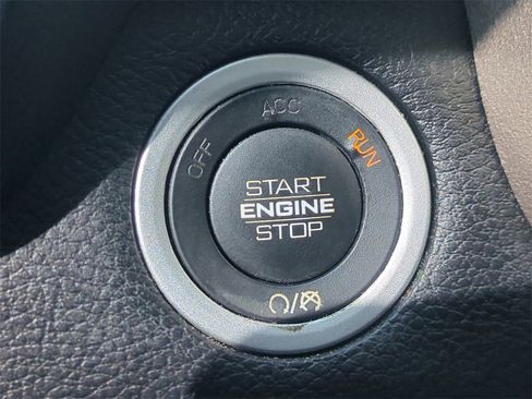 Used 2020 RAM 1500 Laramie image 31