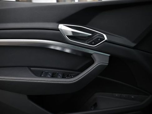 Used 2022 Audi e-tron Premium Plus image 14