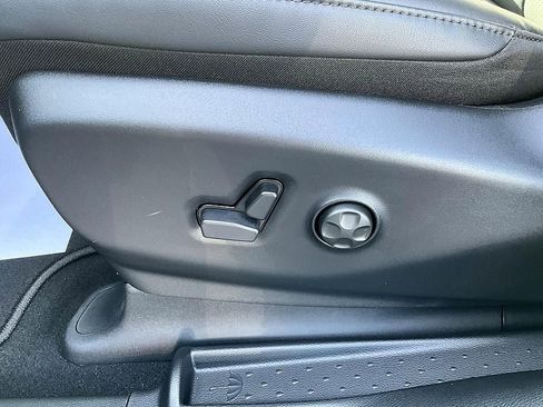 New 2026 Chrysler Pacifica Select FWD image 17