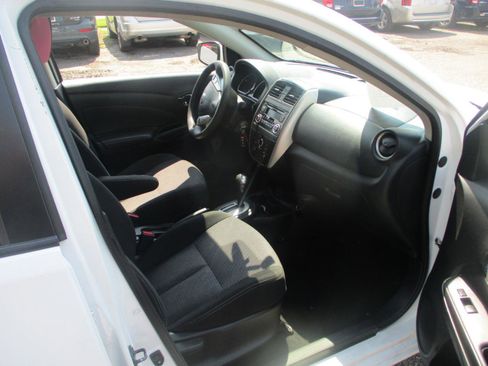 Used 2018 Nissan Versa SV FWD image 6