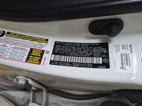 Used 2019 Toyota Camry SE FWD image 34