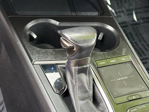 Used 2019 Lexus UX 200 FWD image 21
