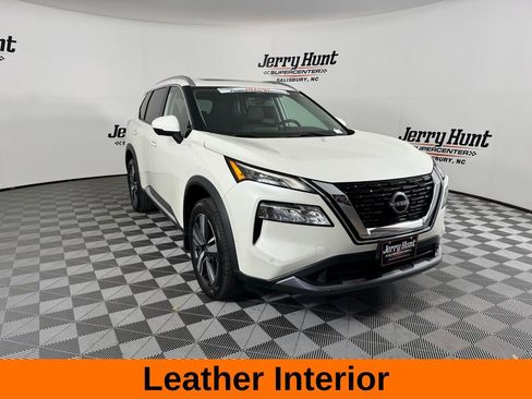 Used 2023 Nissan Rogue SL w/ SL Premium Package image 6