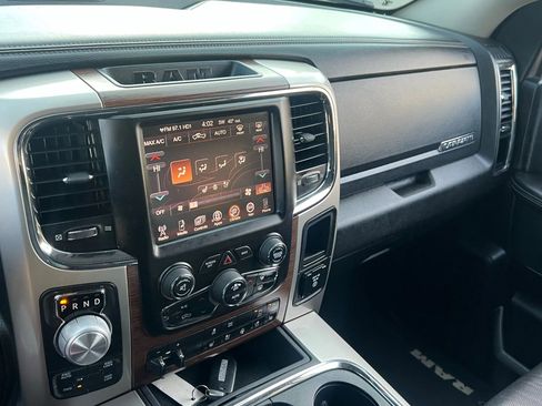 Used 2015 RAM 1500 Laramie w/ Convenience Group image 17