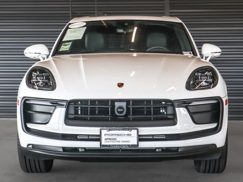 Certified 2026 Porsche Macan AWD/4WD image 8