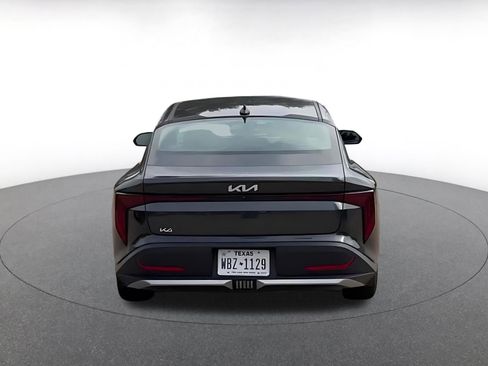 Used 2025 Kia K4 LXS image 12