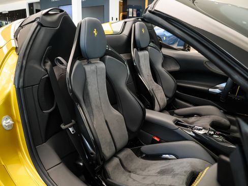 Used 2024 Ferrari SF90 Spider image 26