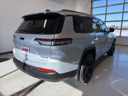 Used 2024 Jeep Grand Cherokee L Limited w/ Black Appearance Package image 8