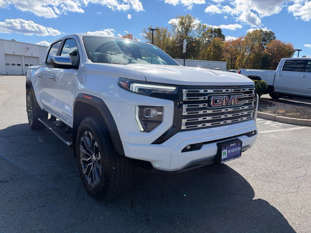 Used 2024 GMC Canyon Denali AWD/4WD image 8