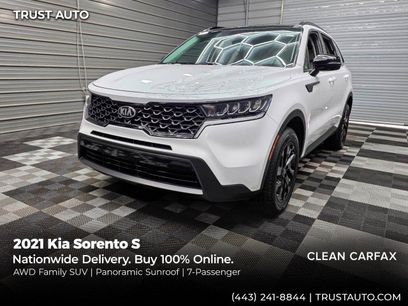 Used 2021 Kia Sorento S w/ Panoramic Sunroof Package