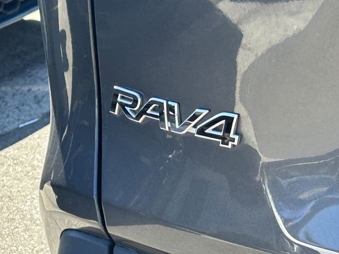 Used 2025 Toyota RAV4 LE AWD/4WD image 5